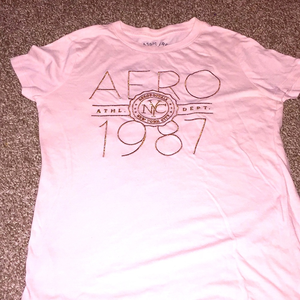 Girls Aeropostale shirt no stains